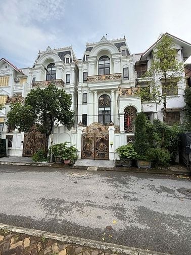 BÁN CĂN BTLK ĐƯỜNG 70 DT 122,8M MẶT TIỀN 8M VỊ TRÍ KIM CƯƠNG