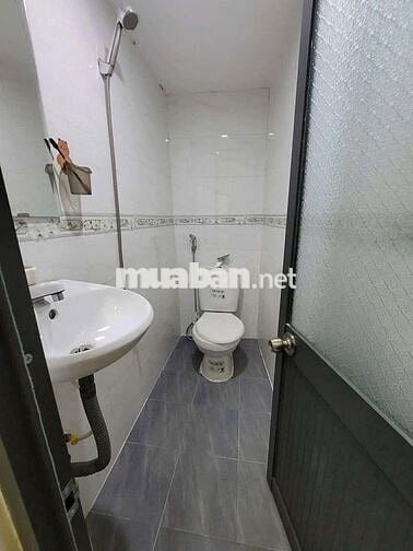 Nhà 2 tầng Hải Phòng thông Điện Biên Phủ sau lưng Nguyễn Kim