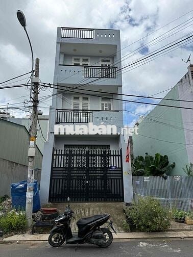 nhà thuê/an dương vương p16q8 DT90m giá 13tr