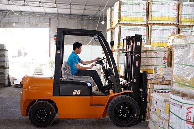 Tuyển Dụng Nhân Viên Lái Xe Nâng Điện Nhà Máy Bình Phước
