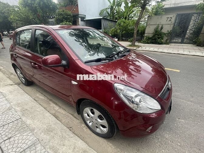 Lên 7 chỗ cần bán Hyundai i20 2011 1.4 AT
