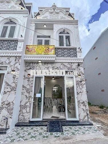 Bán nhà phố hiện đại tại đại lộ hùng vương