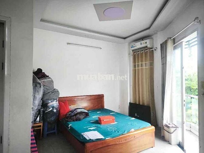 Bán khách sạn 4 tầng Lý Thánh Tông 150m2 sát Đầm Sen giá 20tỷ
