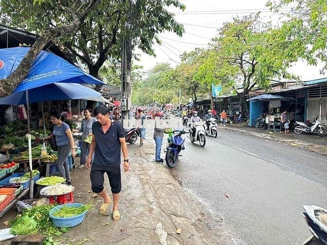 Cần bán nhà mặt tiền đường Nguyễn Thị Tồn , kinh doanh Buôn bán