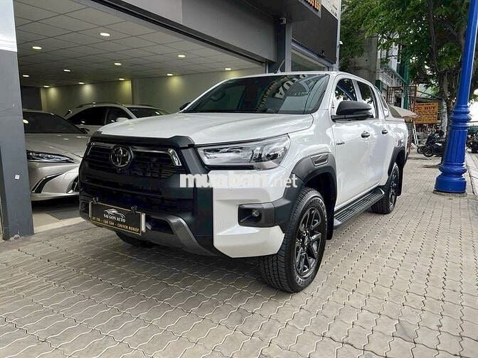 Toyota Hilux 2.8Q adventure model 2025