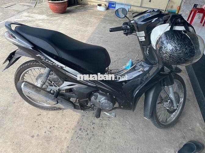 chật nhà cần bán