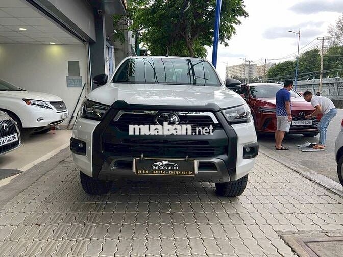 Toyota Hilux 2.8Q Adventure 2025 một chủ