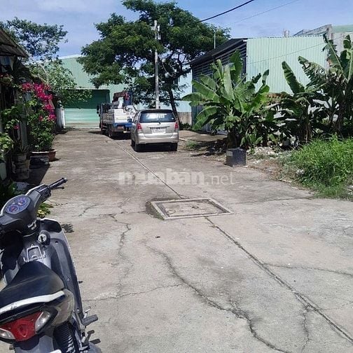 CHO THUÊ NHÀ TX 25, ĐƯỜNG TO VÀ RỘNG 2 XE TẢI TRÁNH NHAU THOẢ MÁI