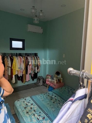 Bán gấp nhà hẻm 5m gần chợ Phú Lâm q6
