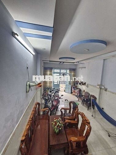 Cho thuê nhà lầu hẻm thông xe hơi