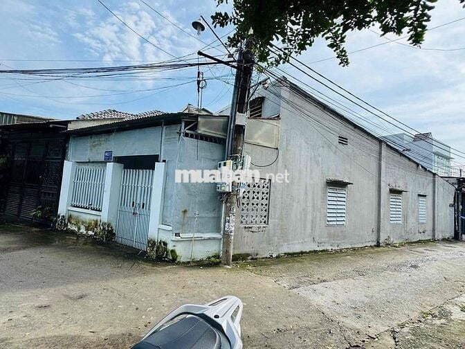 nhà gần ngã 4 tân phong 4,2x18 góc 2 mặt tiền