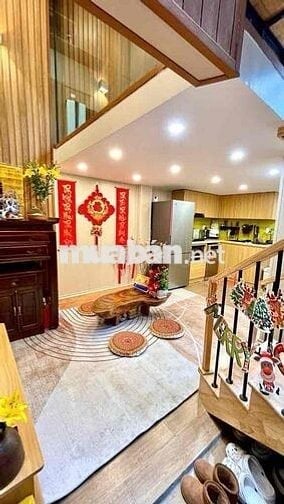Nhà đẹp xe máy chánh gần chợ trường đại học