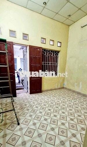 Cho thuê tập thể 918 Phúc Đồng , Long Biên 50m, giá 4.5 triệu, gác xep