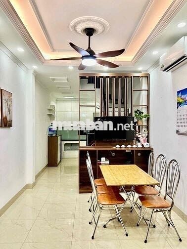 Cho thuê nhà Phố Tư Đình, Long Biên 30mx5, giá 9 triệu. full nội thất
