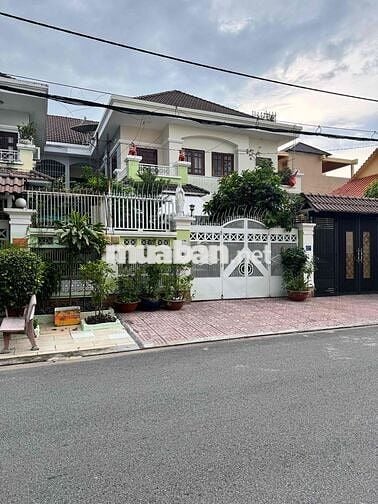 Bán Biệt thự 6x24m 1 lầu + áp mái