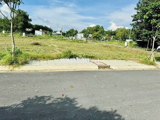 Tôi bán lô đất ngang 10m kp An Thới Trảng Bàng diện tích379m2 giá620tr