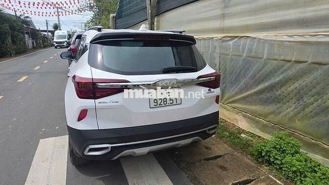 Kia Seltos 2022 Premium 1.4 AT - 40000 km