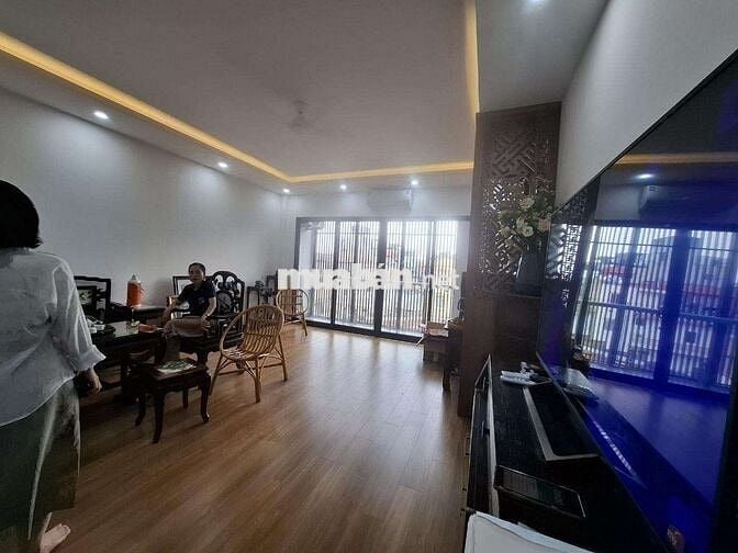 TÒA NHÀ VĂN PHÒNG- 7 TẦNG THANG MÁY - Ô TÔ ĐỖ CỬA- Minh Khai 87M
