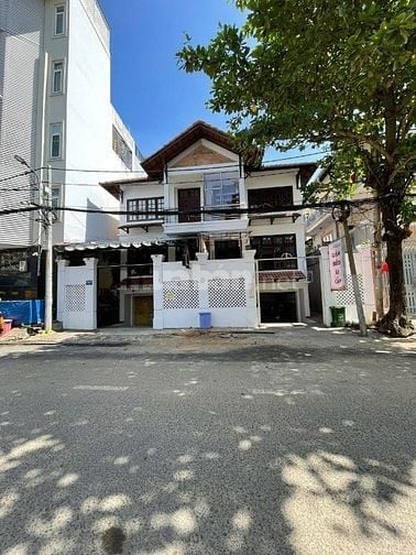 Bán Villa Phố 24/1- 24/3 Hoàng Dư Khương .DT: 14 x 20m, hầm, 2 lầu, ST
