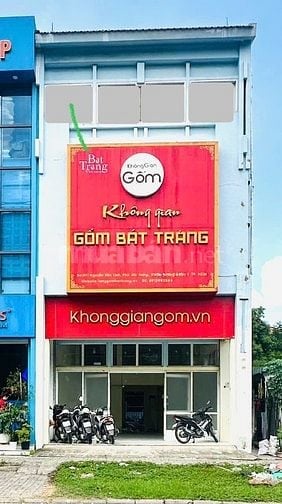 Cho thuê , 300 m2, 021 Nguyễn Văn Linh, Quận 7 (66tr ) Hoa hồng 1 T
