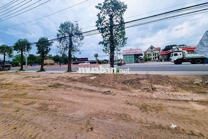 Cần ra nhanh 2 lô liền kề ngay QL13 gần chợ