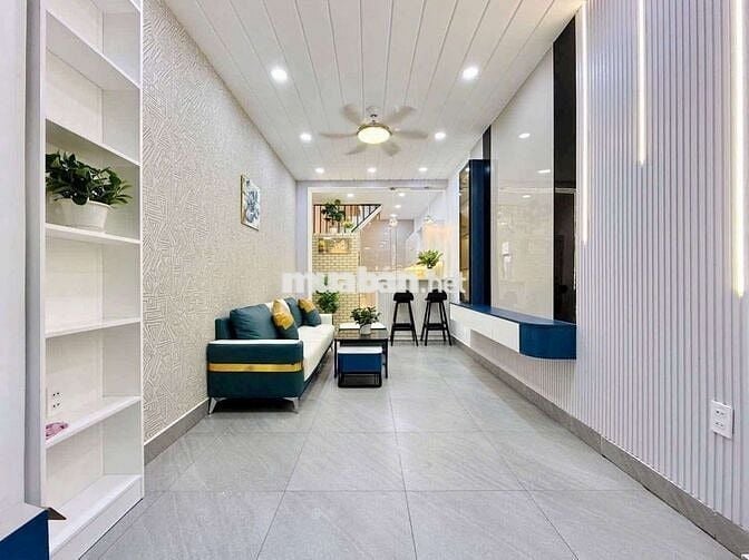 Chính chủ bán gấp nhà đường Văn Chung Tân Bình|hẻm xe hơi| gần sân bay