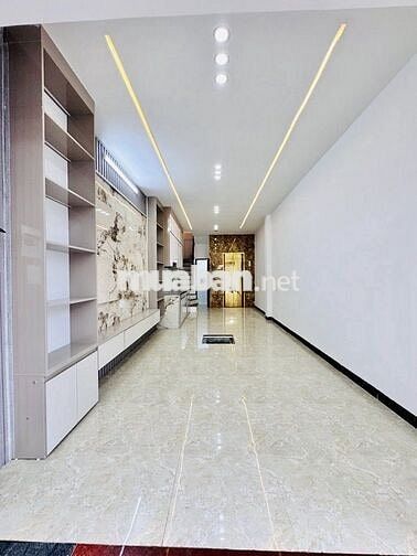 Chính chủ cần bán nhà 5t,45m tại phố Lê Lợi,Hà Đông ,thang máy chỉ 8t