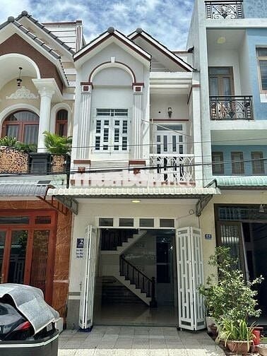 Nhà 10 triệu 4 phòng ngủ gần trường Đại học Y Dược, chợ an khánh