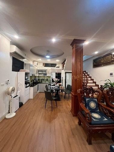 Bán Nhà Tại Phố Tôn Đức Thắng, 9,9 tỷ, 48m2 x 5 Tầng, Nội Thất Cao Cấp