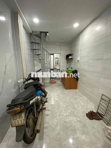 Cần cho thuê Nhà 120/ tràn hưng đạo, Q1