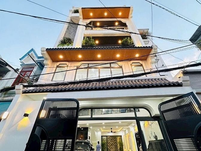 5,5 TỶ CÓ NHÀ NGANG 5,3 CỰC ĐẸP NGAY CHỢ PHẠM VĂN HAI