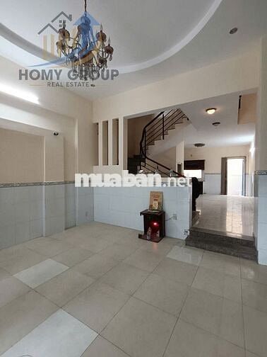 NHÀ 2 LẦU 4PN 5WC NGAY CÔNG VIÊN LINH TRUNG, GẦN NGÃ TƯ THỦ ĐỨC
