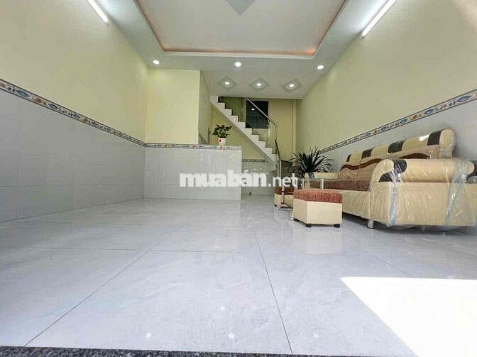 Bán Nhà sđc 4,5x7 có 1 lầu ban công 2pn 2 wc đường nguyễn thị sóc 1/