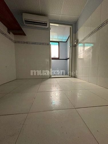 Cho thuê căn hộ Lầu 1 CC Trần Quốc Toản, P.V.T.Sáu, Q.3 giá 11tr