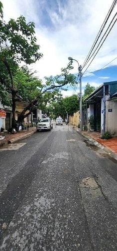 Chính chủ bán đất tặng nhà 3 tầng tại Việt Hưng – Long Biên