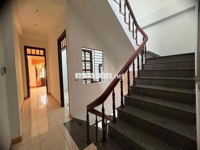 nhà 3 tầng MT Nguyễn Cư Trinh Hải Châu đoạn sầm uất