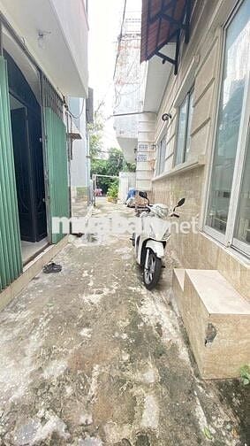 cho thuê nhà hẻm ba gác 2pn 2wc có máy lạnh, thành thái
