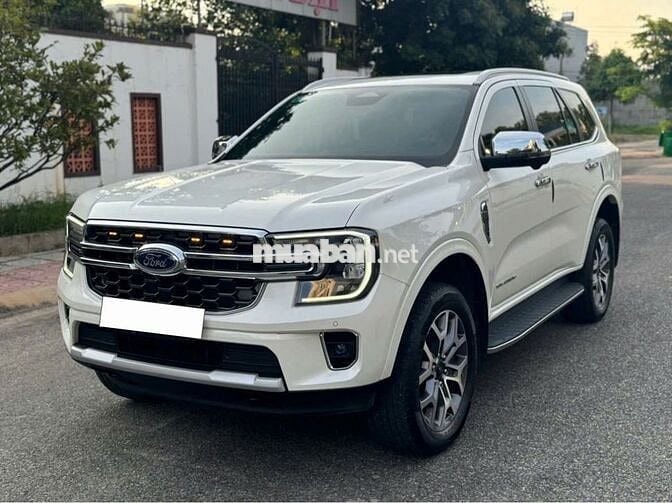 Ford Everest 2024 Titanium 2.0L 4x2 AT - 16800 km