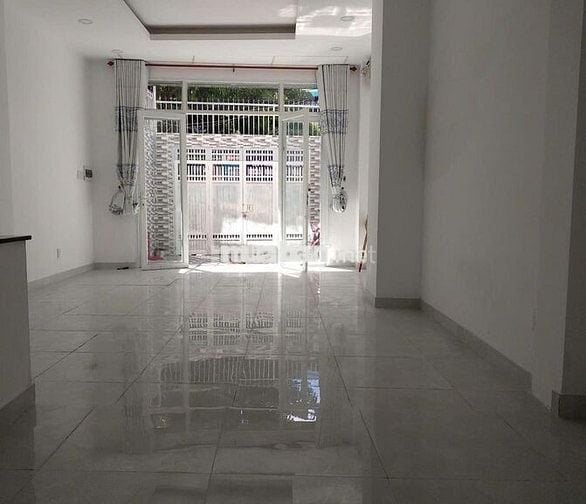 Cho thuê nhà HXH Lê Quang Định 4.5x12m, 3 lầu 5pn, giá 24 triệu TL