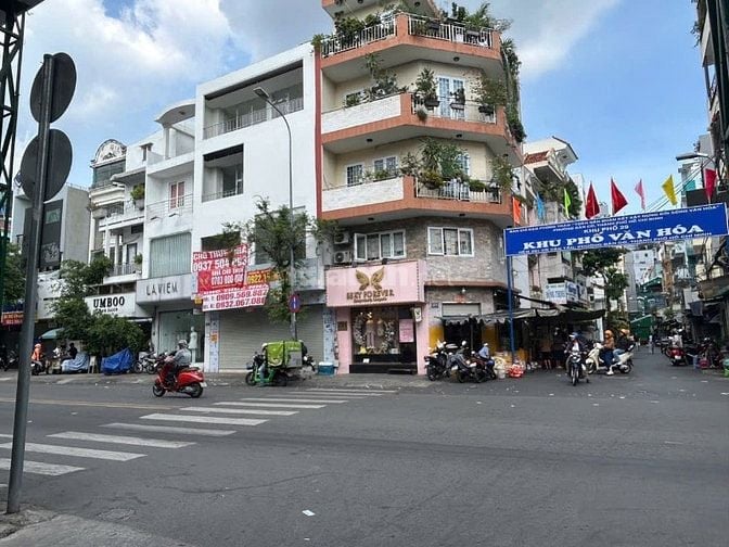Tin thật 100% nhà MT Võ Văn Tần, P. 5, quận 3 - đoạn 2 chiều đẹp nhất 