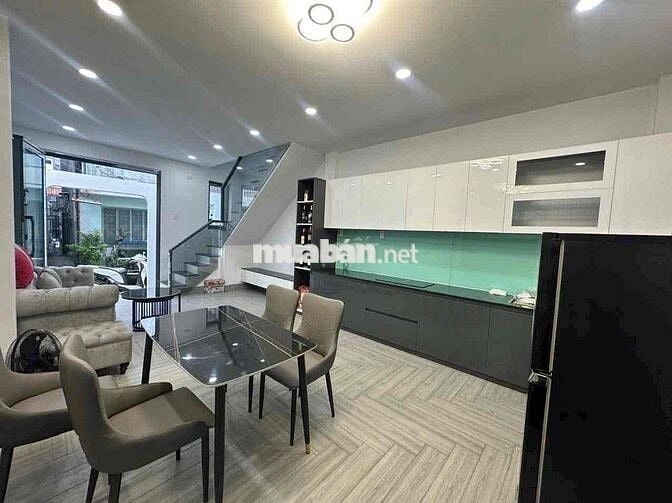 NHÀ LẦU MỚI TINH ĐỦ NỘI THẤT DỌN VÀO Ở NGAY PHƯỜNG 1