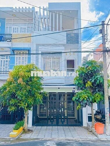 Cho thuê nhà 2 lầu mặt tiền KDC Hồng Phát 3 phòng ngủ