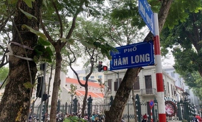 Cần bán nhà 3 tầng cũ phố Hàm Long Hoàn Kiếm
