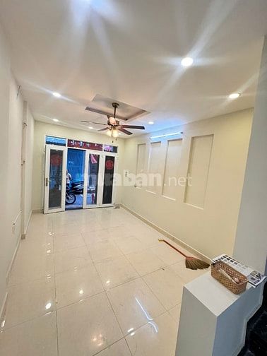 ➢Nhà Mới CHÍNH CHỦ Nguyễn Tri Phương Q10 ( kế bên ĐẠI HỌC KINH TẾ )  