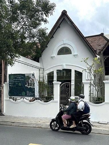 BIỆT THỰ cổ mặt tiền TRẦN QUỐC TOẢN, P. VÕ THỊ SÁU, QUẬN 3