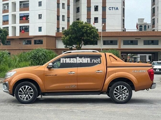 Bán xe Nissan Navara 2019 số tự động 1 cầu màu cam