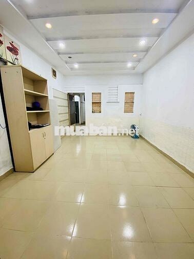 🍒 Cho thuê nhà trệt 80m2 có cổng sân, ngay NH Cảnh gần tttpHCM
