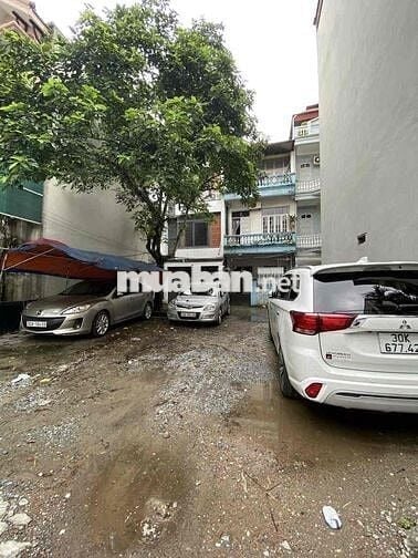 Bán Đất Ngay Phố Ngọc Lâm,Ô Tô Vào Đất Vuông Đẹp Giá Đẹp chỉ 5,x tỷ