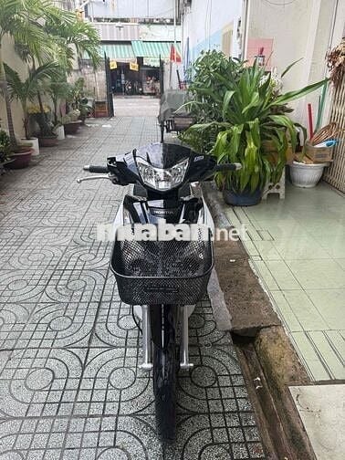 Future Led mẫu 2023 Trắng Đen Spory 9 chủ
