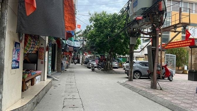 Bán nhà mặt Ngõ Quỳnh, Thanh Nhàn, Dt 45m2, 5t, mt 4.3,m, KInh doanh.